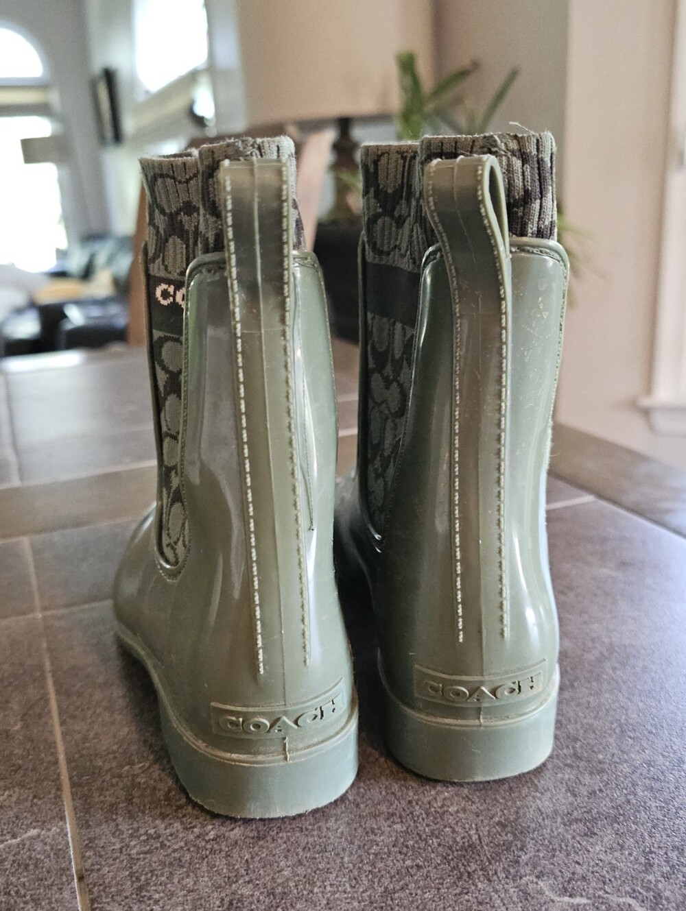 ๐ Coach Rivington Pull-On Olive Rain Boots (Women's Size 5 / Kids' Size 3.5) - Picture 7 of 10